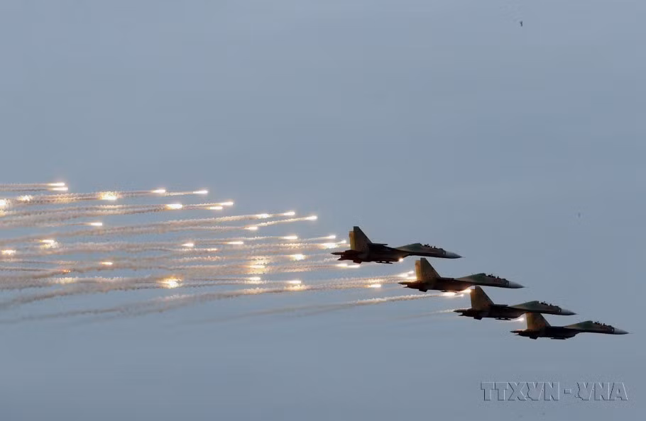 越南空军装备了现代化的战斗机——苏-30MK2战斗机，持续推进国防和军队现代化。图自 越通社