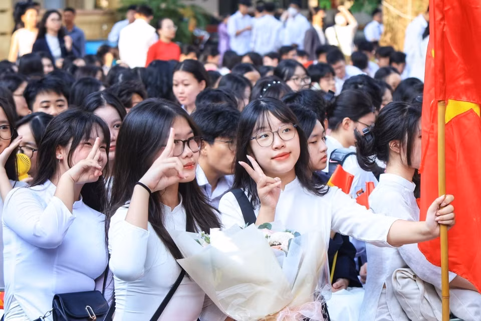 首都学生元气满满迎开学。图自越通社