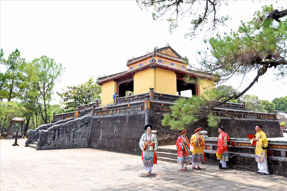 孝陵中的碑亭是一座美丽而古老的建筑工程。图自越通社越南画报