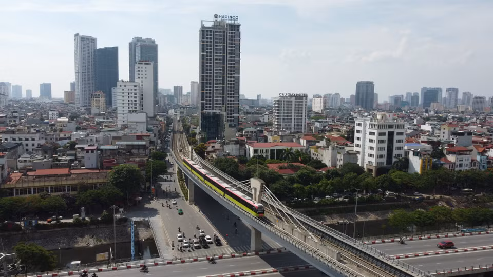 从呠至纸桥郡S8站路段包括8座车站。图自越通社