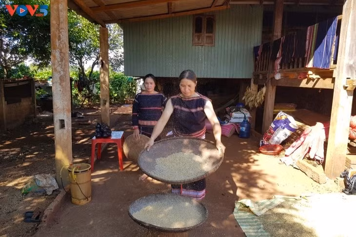 vov5-smdt-anh2-yora.jpg