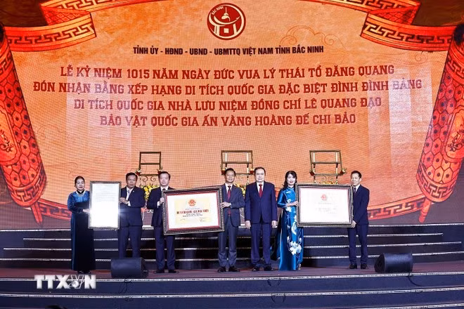 chu-tich-quoc-hoi-du-le-ky-niem-1015-nam-duc-vua-ly-thai-to-dang-quang-7969863.jpg