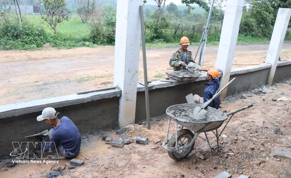 vnanet-potal-dak-lak-tang-toc-xay-dung-truong-noi-tru-vung-bien-8876499-2.jpg