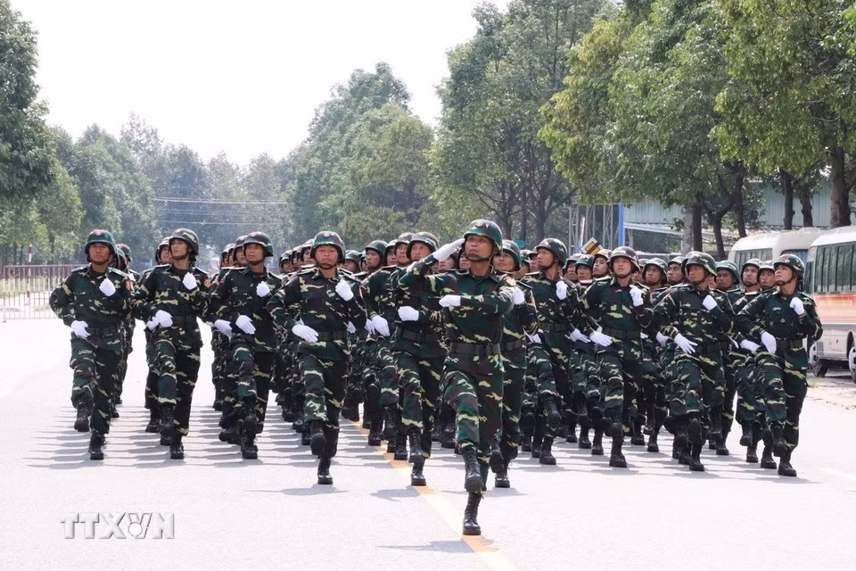 binh-duong-quan-doi-lao-va-campuchia-tap-luyen-chuan-bi-dieu-binh-1.jpg