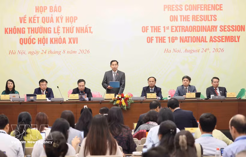 国会办公厅主任黎光孟24日下午在河内主持召开新闻发布会，介绍第十六届国会第一次非常规会议的主要成果。图自越通社