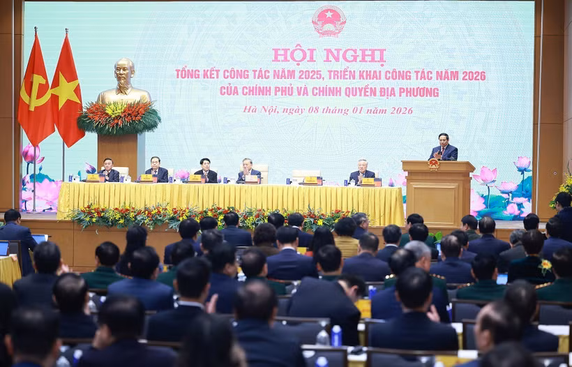 越南政府总理范明政在政府与地方政府2025年工作总结暨2026年工作部署全国视频会议上发表讲话。图自越通社