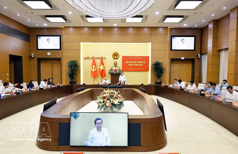 国会主席陈青敏主持国会党委常委会会议。图自越通社