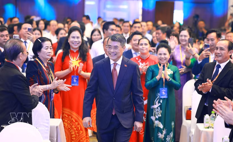 越南政府总理黎明兴在河内出席越南中小企业协会（VINASME）成立20周年纪念活动暨一等劳动勋章授勋仪式。图自越通社