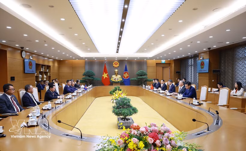 政府总理黎明兴会见出席打击通缉犯罪会议的东盟各国代表团团长。图自越通社