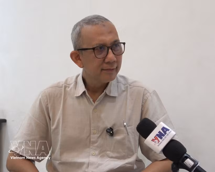 印尼国防与战略研究所（LESPERSSI）高级协调员贝尼·苏卡迪斯在雅加达接受越通社记者的采访。图自越通社