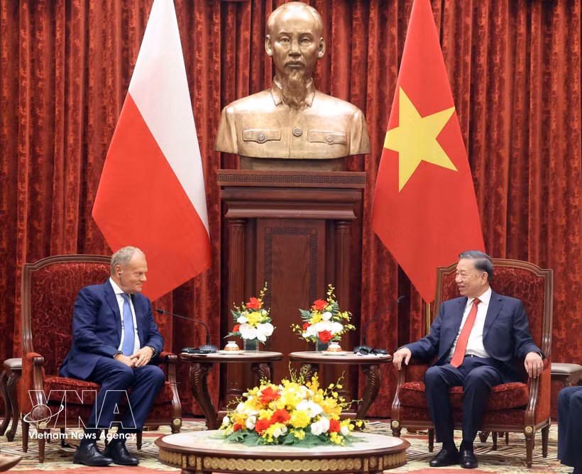 越共中央总书记、国家主席苏林与波兰总理唐纳德·图斯克。图自越通社