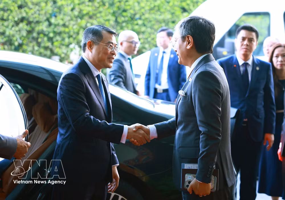 vnanet_potal-thu-tuong-ket-thuc-chuyen-tham-du-hoi-nghi-thuong-dinh-brics-lan-thu-18-tai-an-do-9022486-1.jpg
