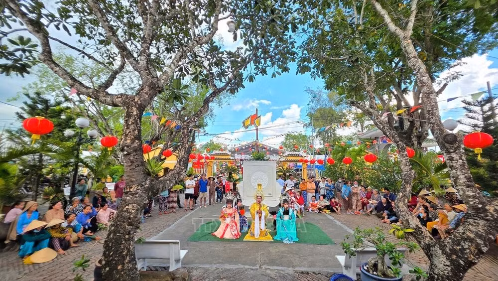 dinh-thuy-3.jpg