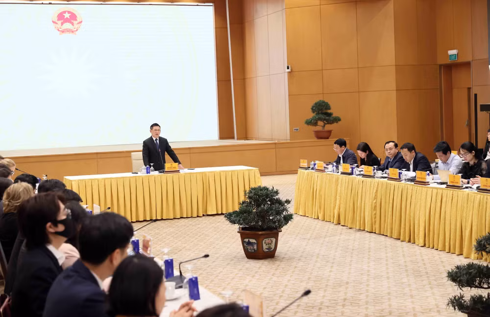 vna-potal-pho-thu-tuong-ho-duc-phoc-hop-voi-bo-nganh-va-doanh-nghiep-fdi-ve-thue-quan-voi-hoa-ky-7954464.jpg