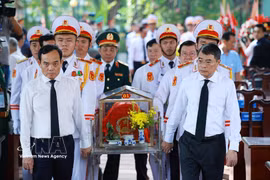 黎明兴总理出席在胡志明市举行的烈士遗骸搜寻和归集工作启动仪式