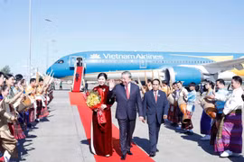 越共中央总书记苏林抵达老挝首都万象开始对老挝进行国事访问