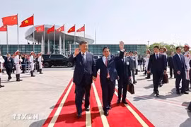 中共中央总书记、国家主席习近平圆满结束对越南进行的国事访问