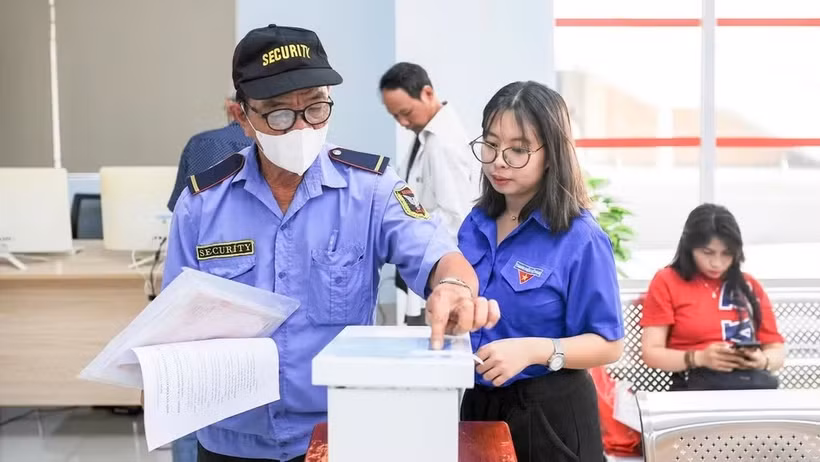 岘港市清溪坊应用数字化转型，帮助人民保护个人数据安全。图自人民报