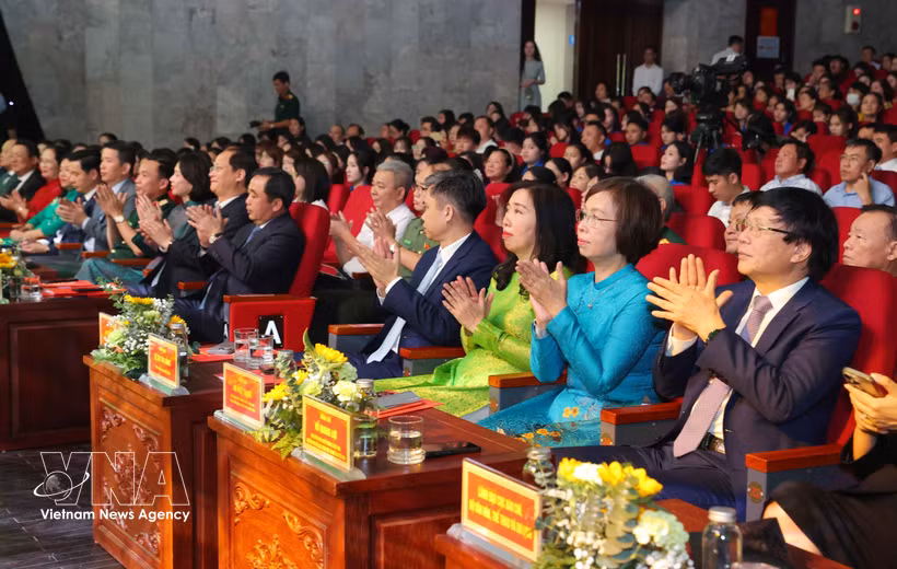 与会代表。图自越通社