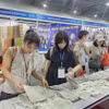 参观者对河内市的手工艺品和礼品十分感兴趣。图自越通社