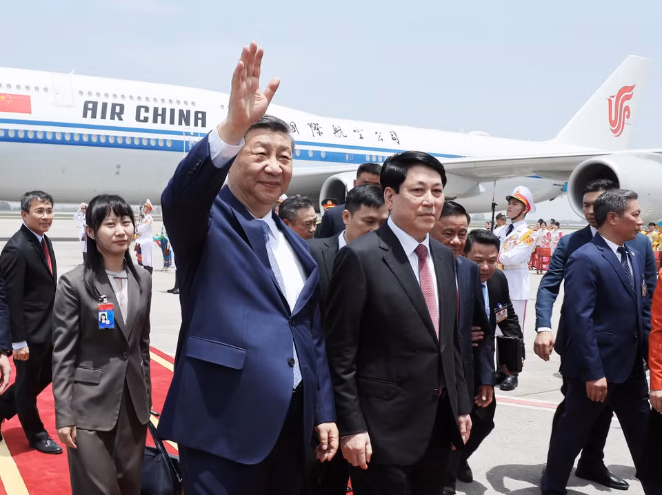 中国共产党中央委员会总书记、中华人民共和国主席习近平于4月14日中午抵达河内，开始于4月14日至15日对越南进行国事访问。图自越通社