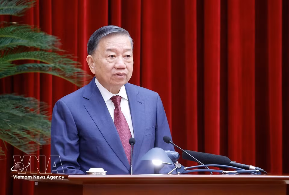 越共中央总书记、国家主席苏林在越共中央第十四届中央委员会第三次全体会议上致开幕词。图自越通社