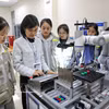 每年，越南培养数以万计的电子、信息技术及工程等领域的工程师。图自越通社