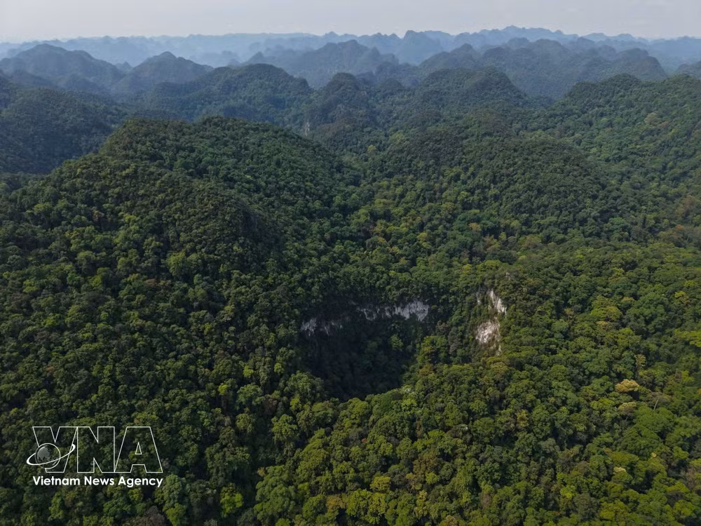 vnanet_potal-quang-tri-phat-hien-ho-sut-khong-lo-giua-long-di-san-phong-nha-ke-bang-9106035-3.jpg